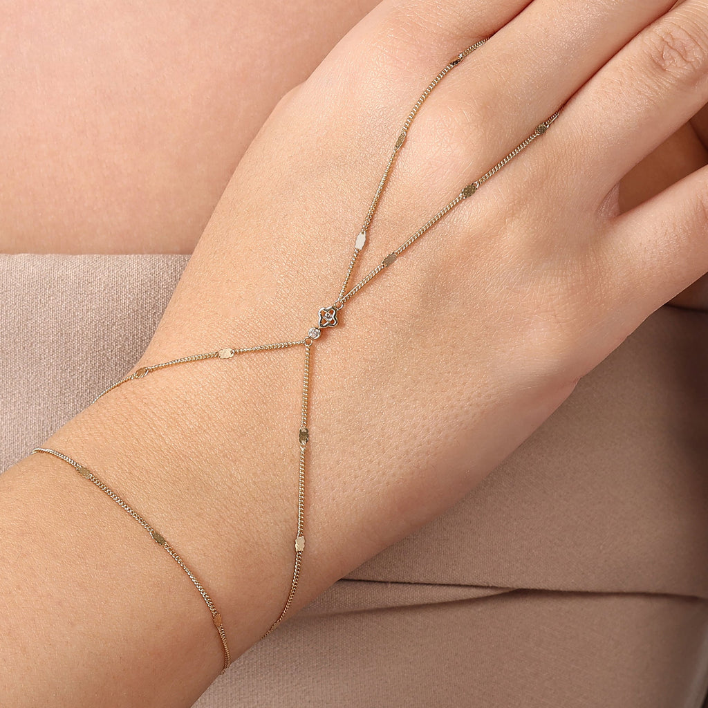 Alia Clover Layered Hand Chain in 14K solid gold — Chérie