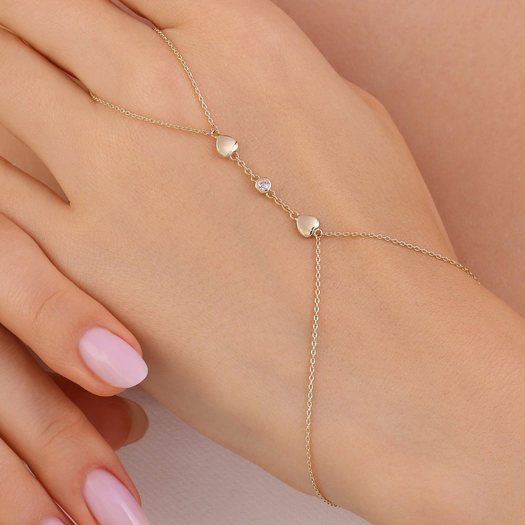 Amora Hand Chain in 14K solid gold — Chérie