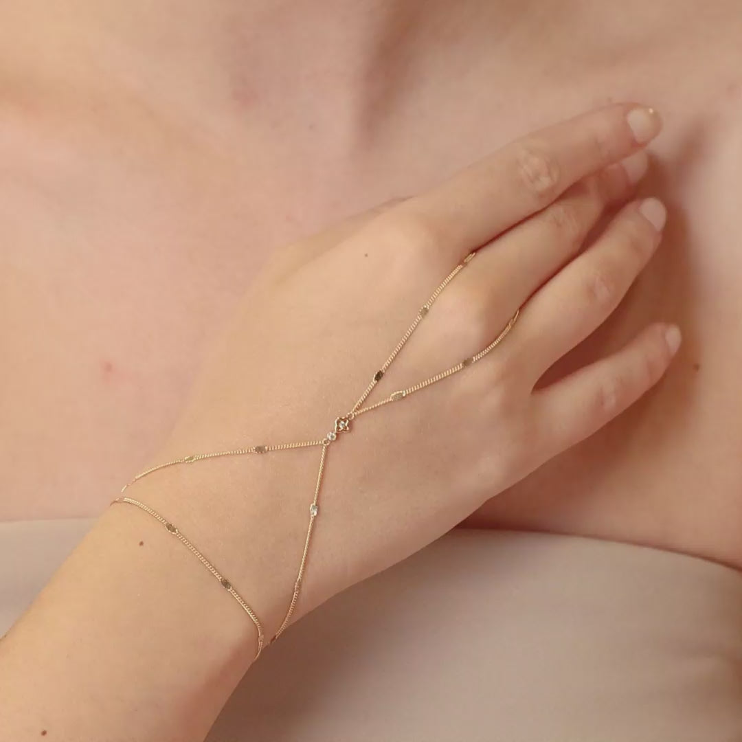 Alia Clover Layered Hand Chain in 14K solid gold — product video